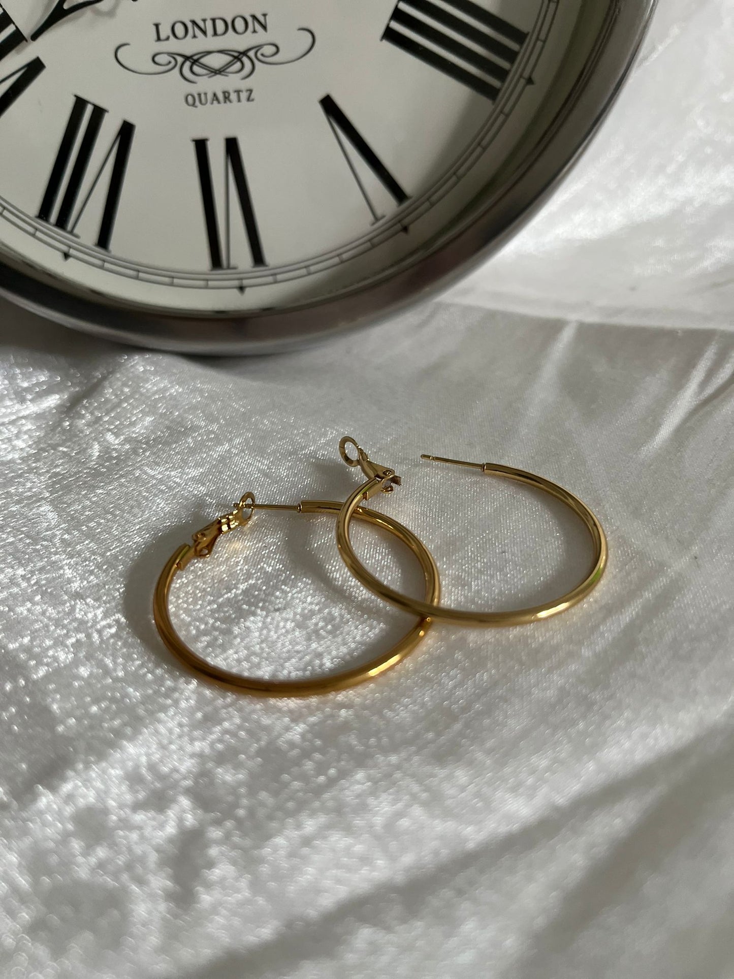 Gold Medium Hoop Spring-back Earrings