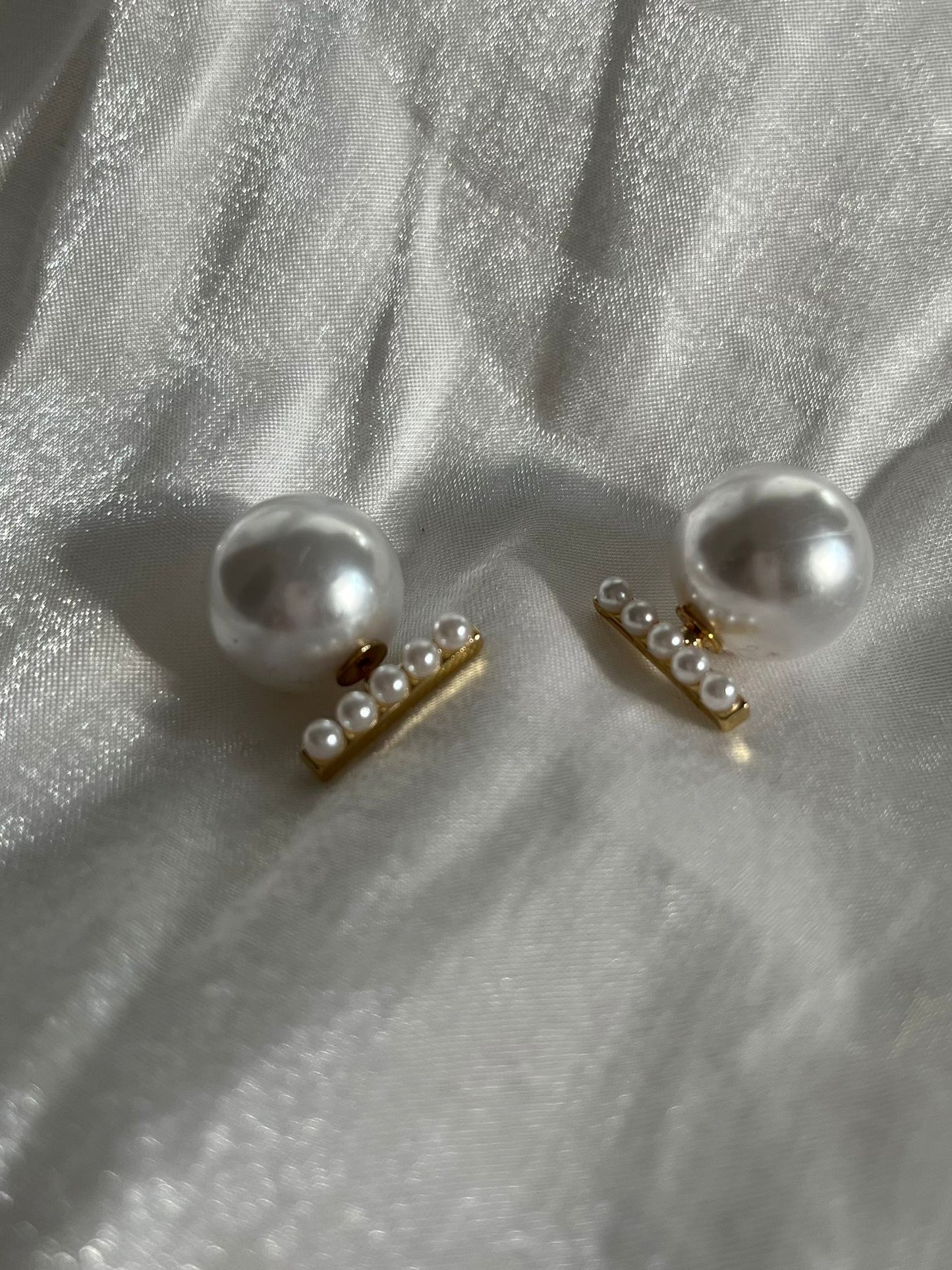 Pearl Bar Earring