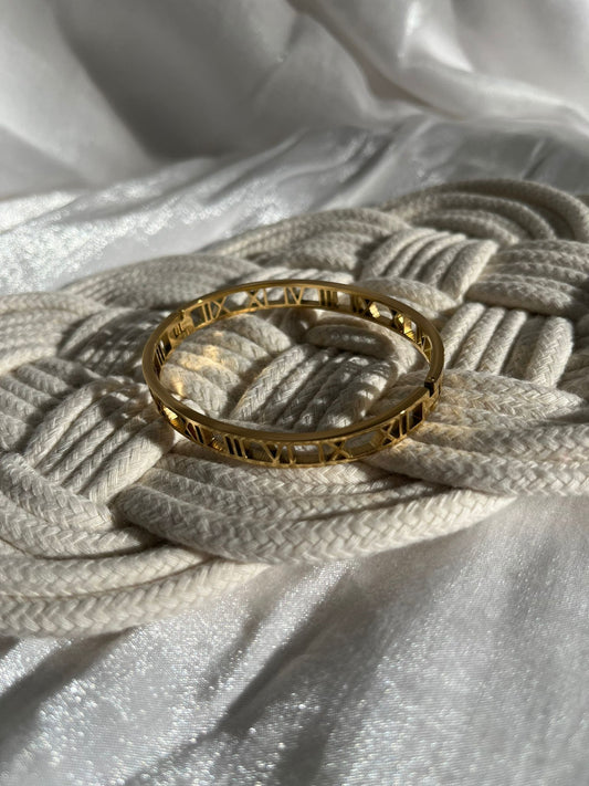 Roman Numeral Hinged Bangle
